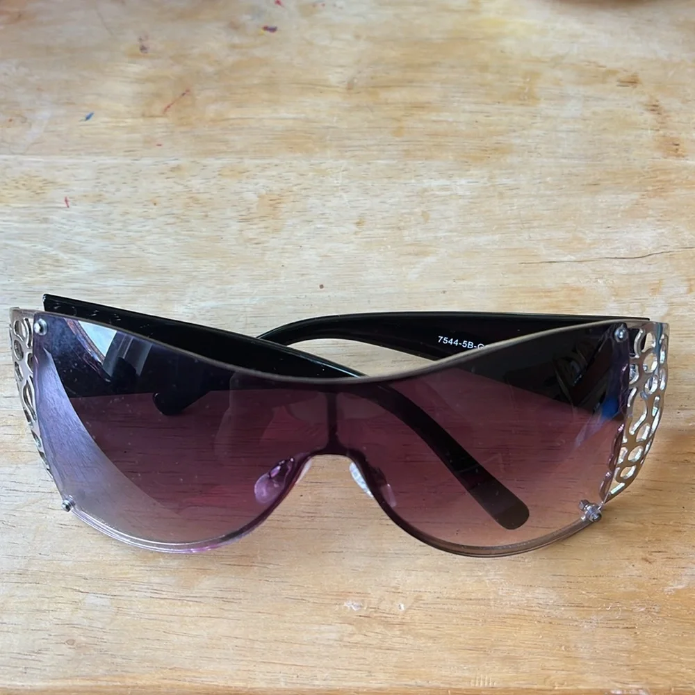 Stylish Black and Silver Sunglasses